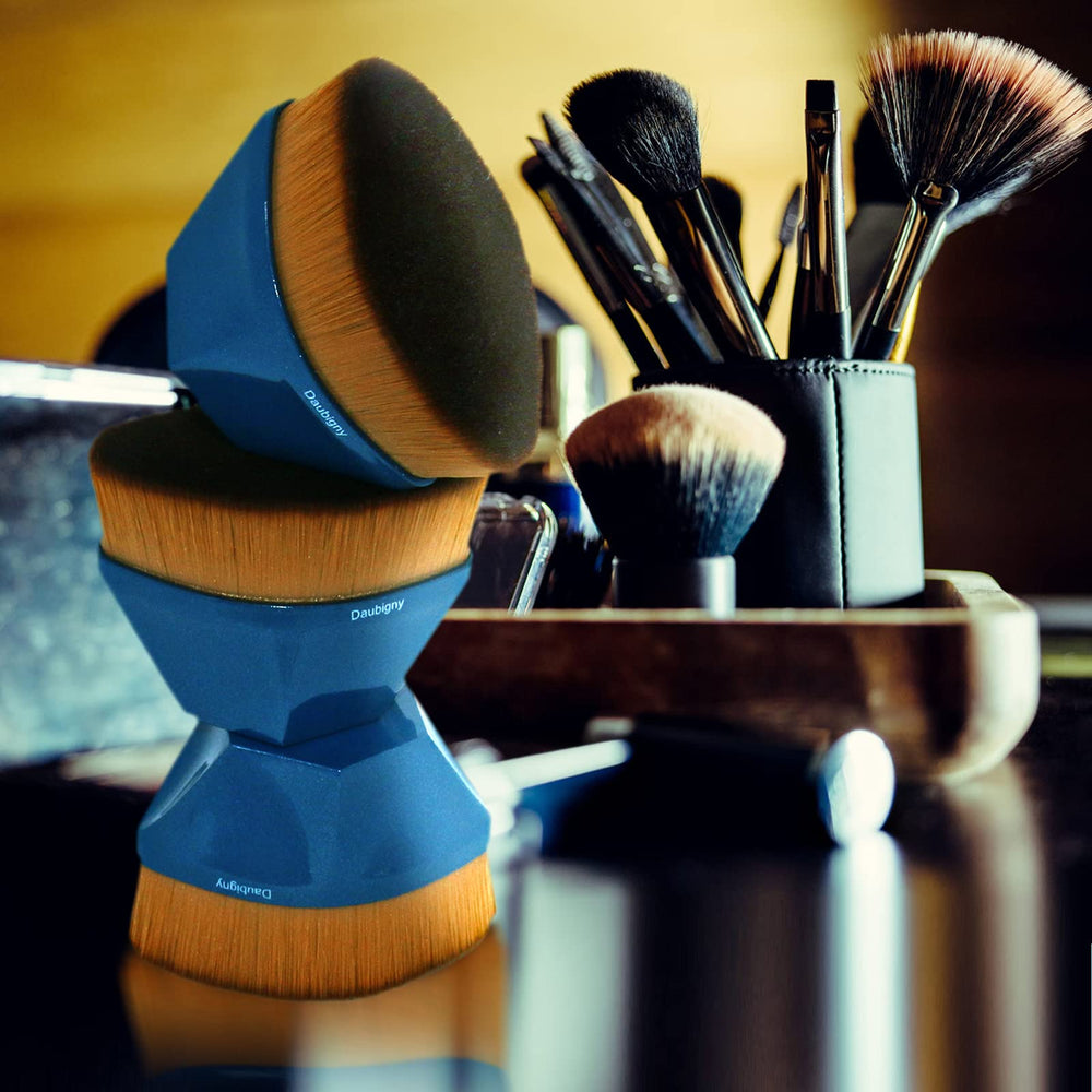 Daubigny gift-ready packaging makes it a thoughtful present for makeup lovers.