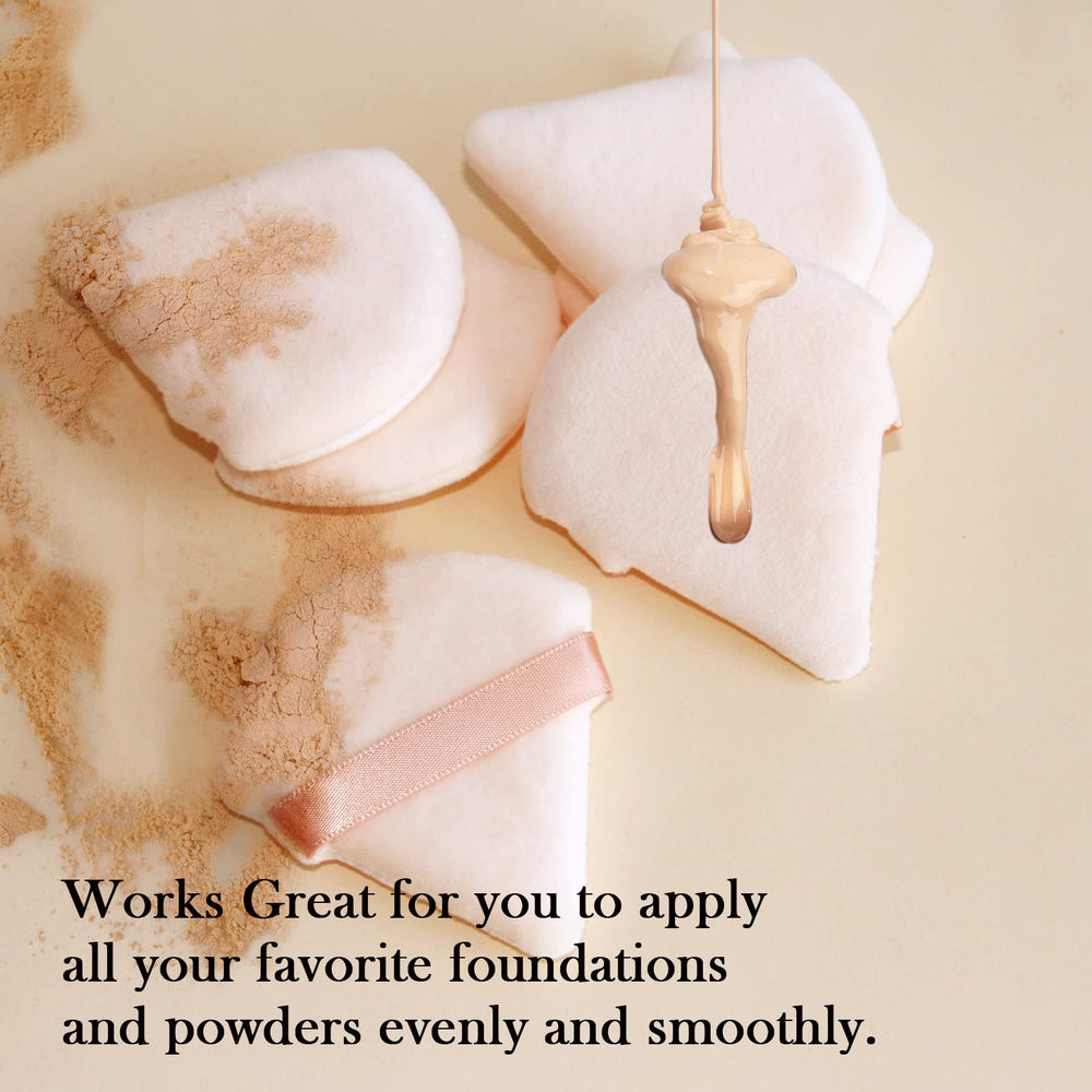Daubigny powder puff delivers natural coverage with minimal product for a poreless look.