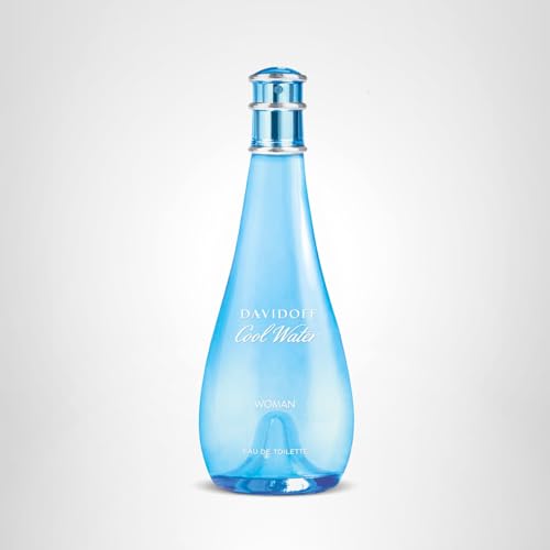 Davidoff Cool Water Woman sea-inspired setup evokes freshness and coastal mood.