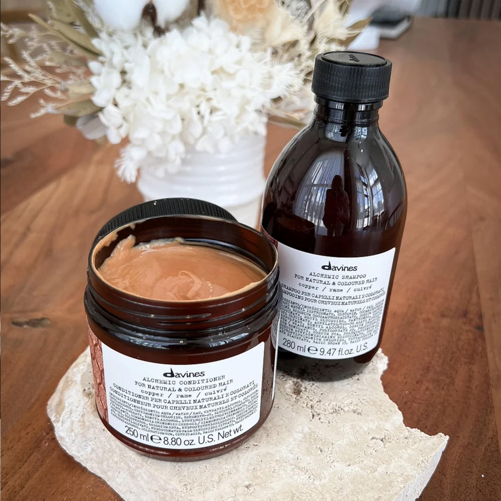 Creamy formula swirls on hair, enriching copper tones.