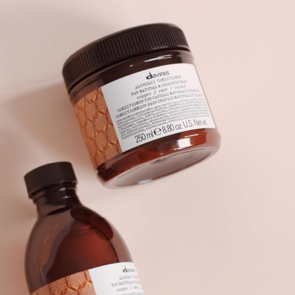 Silky texture coats strands for even, lasting copper color.
