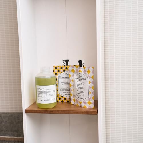 Davines Circulo Iluminador realza el color natural o teñido con acabado luminoso.