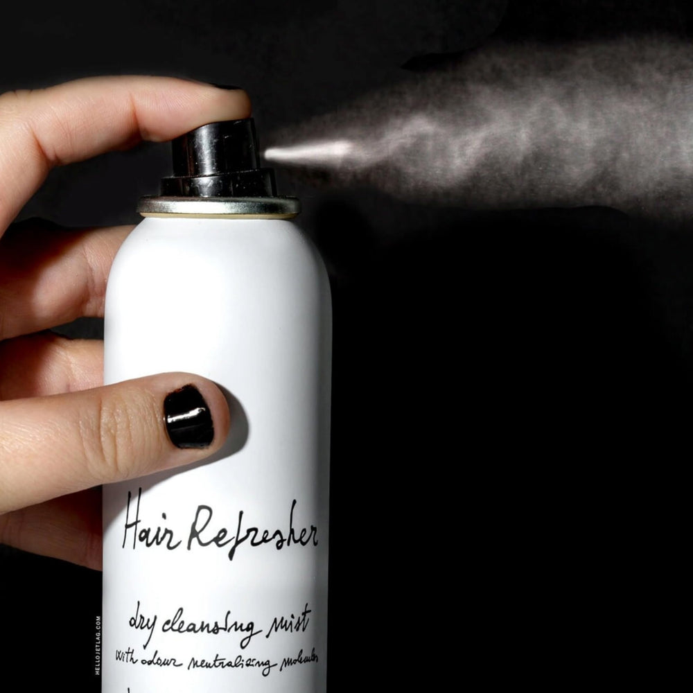 Davines Hair Refresher Dry Shampoo quick refresh in use.
