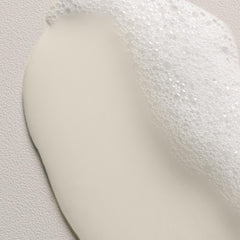 Davines Love Curl Shampoo: detalle del extracto de almendra para hidratación ligera.