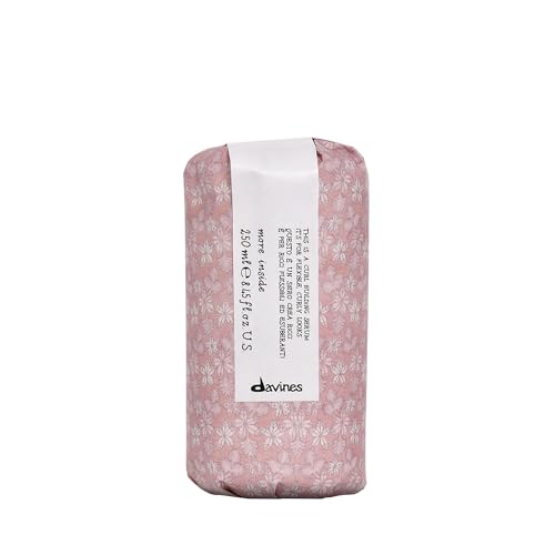 Davines This Is A Curl-Building Serum pump close-up for easy application