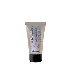 Davines This Is An Invisible Serum bottle closeup highlights lightweight, no-residue finish.