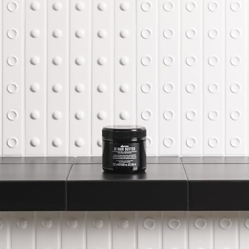 Davines OI Hair Butter swatch on hair demonstrates shine and softness for all hair types