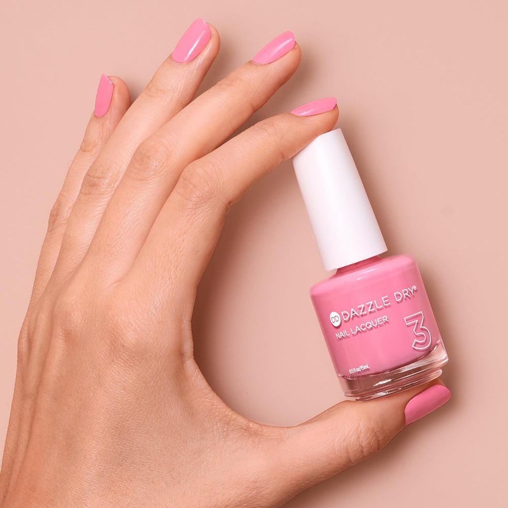 Secado rápido de Dazzle Dry Soulmate, manicura lista en minutos.