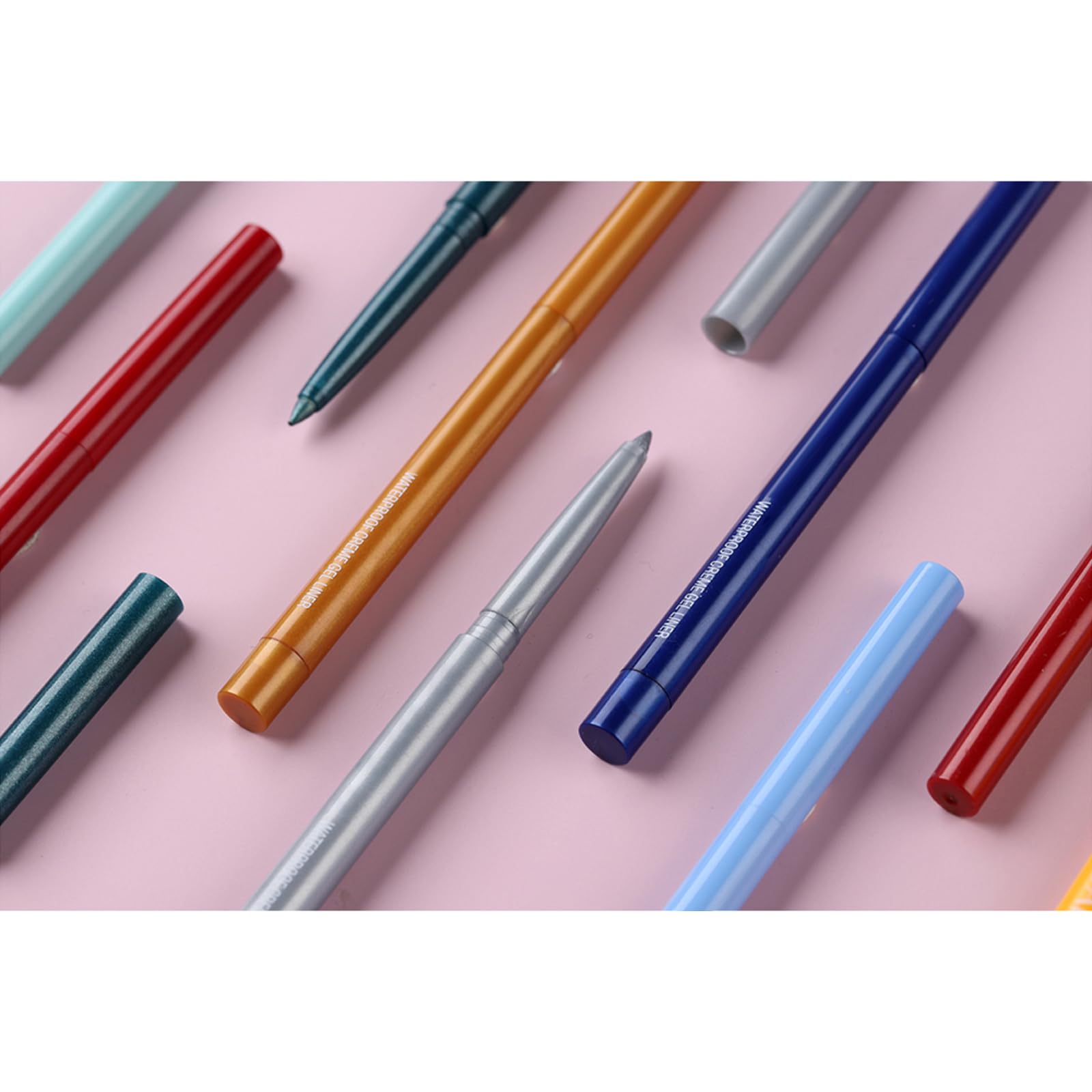 DekRion delineador ideal para fiestas, con color intenso que resalta.