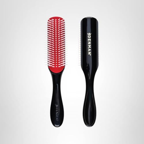 Denman D3 anti-static natural rubber pad helps reduce frizz.