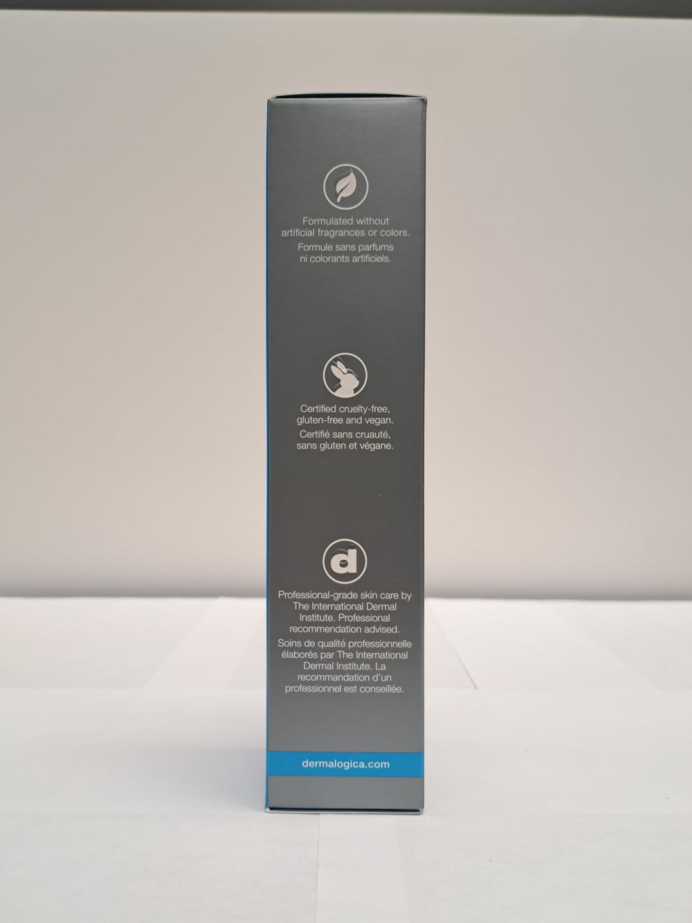 Packaging box of Dermalogica Daily Glycolic Cleanser displaying product details and benefits.