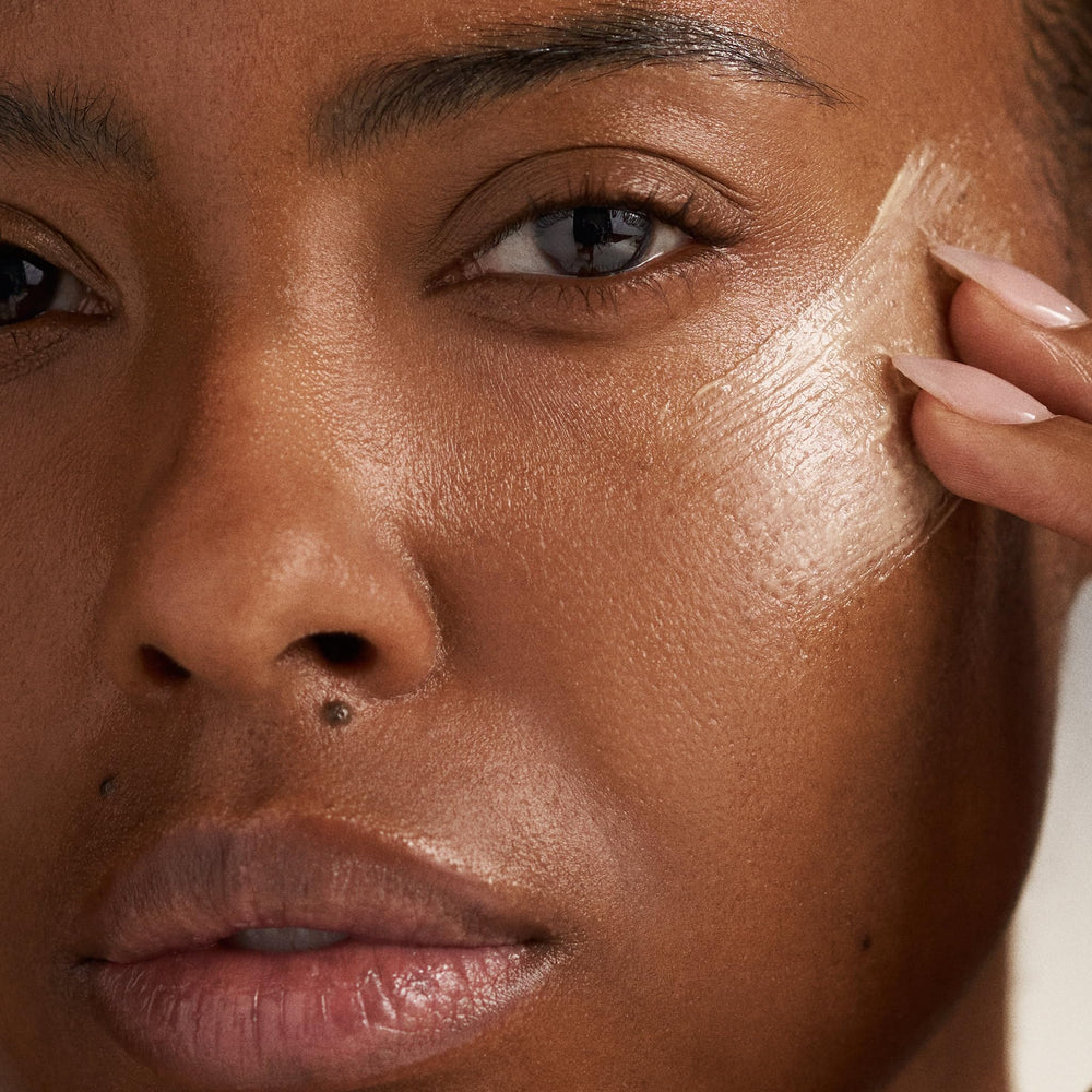 Algae extract visible as a key hydration component in the masque.