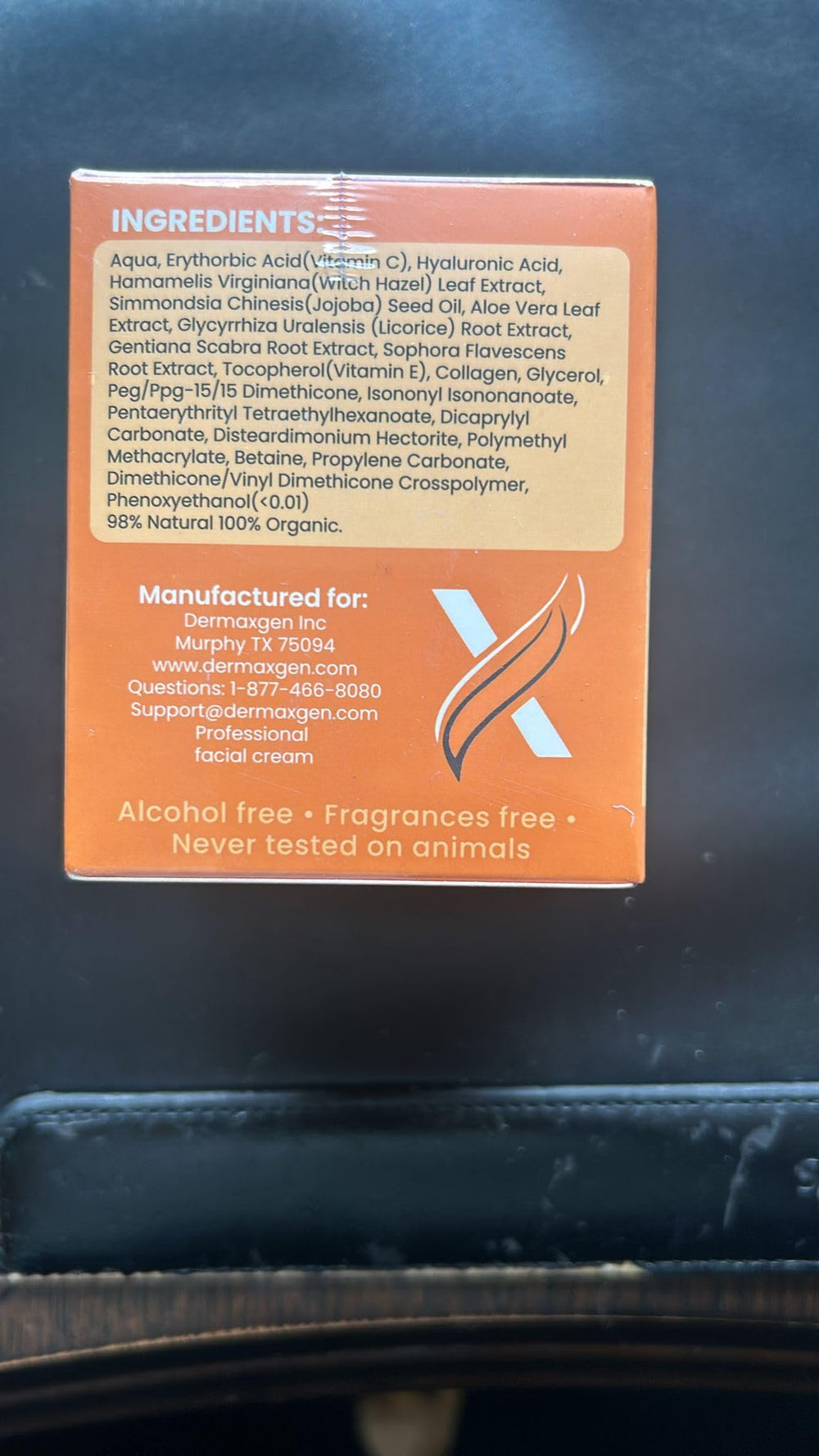 DERMAXGEN piel con brillo natural, aspecto más radiante después del uso.