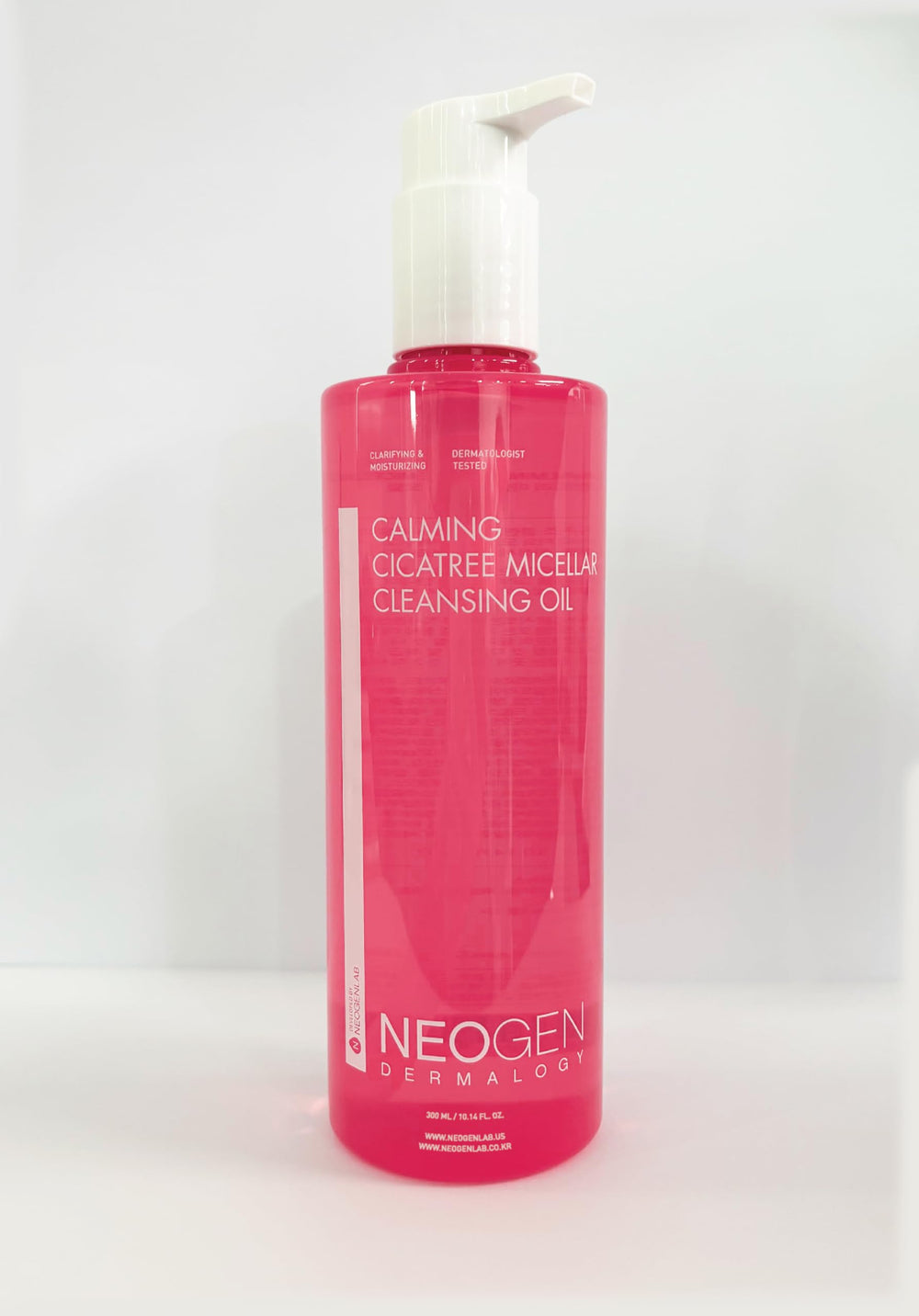 DERMALOGY Calming Cleansing Oil face application in a gentle routine.
