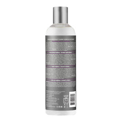 Textura suave del acondicionador Kukui & Coconut, brillo natural en el cabello.