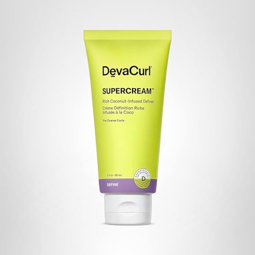 Antes y después con DevaCurl SuperCream mostrando definición.
