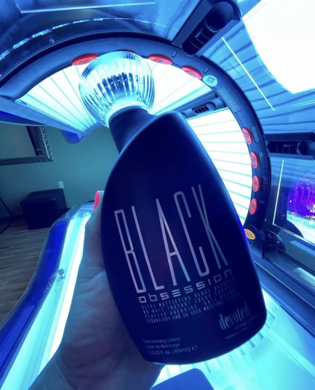 Devoted Creations Black Obsession liquid glass highlights pore-minimizing and smoothing benefits.