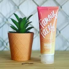 Devoted Creations Famous Faces: efecto bronceado facial uniforme.