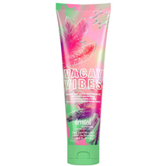 Vacay Vibes de Devoted Creations, botella bronceadora para uso interior y exterior.
