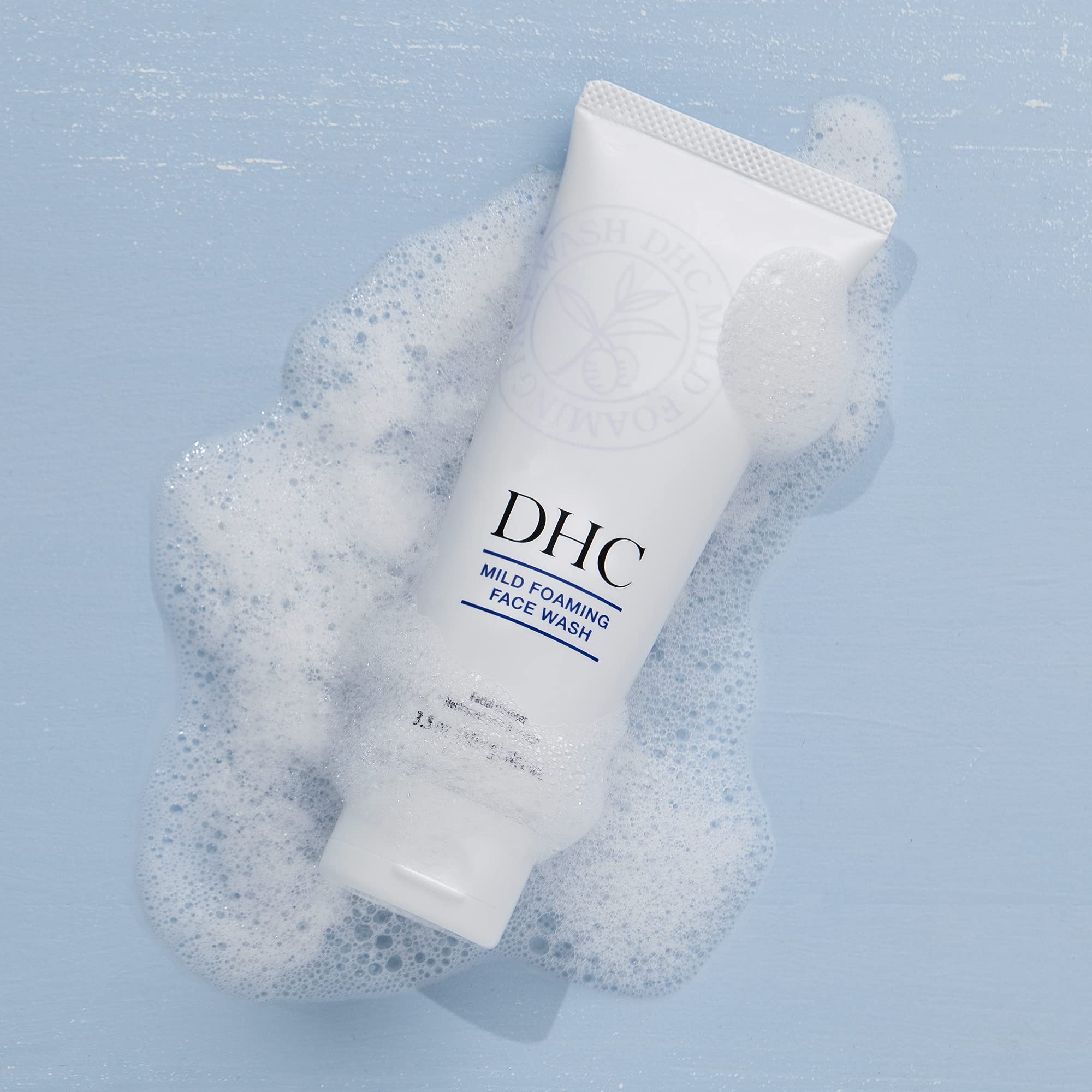 DHC limpiador facial espuma suave lavado rápido sin residuo.
