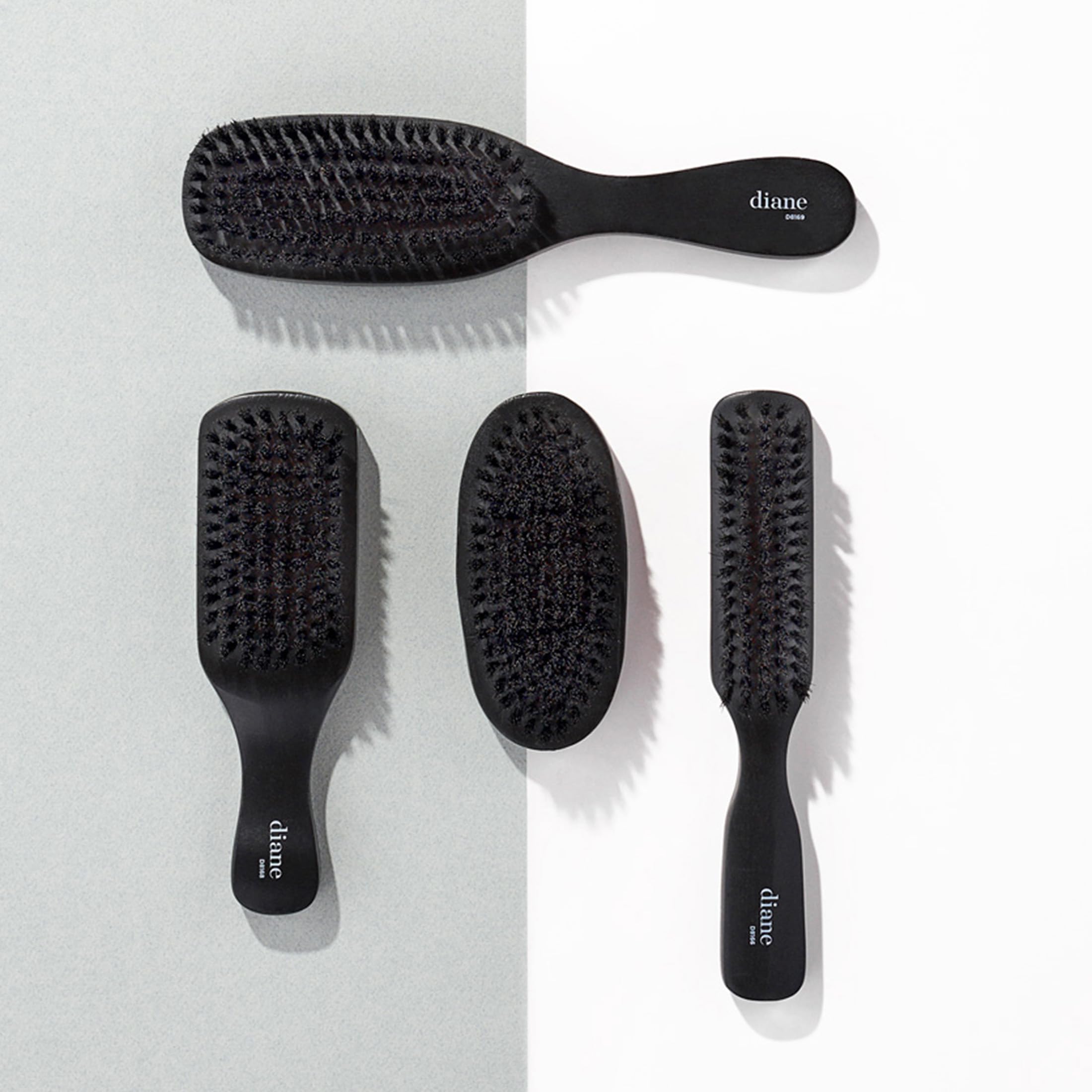 Diane 360-wave smoothing brush nourishes and polishes fine to medium hair