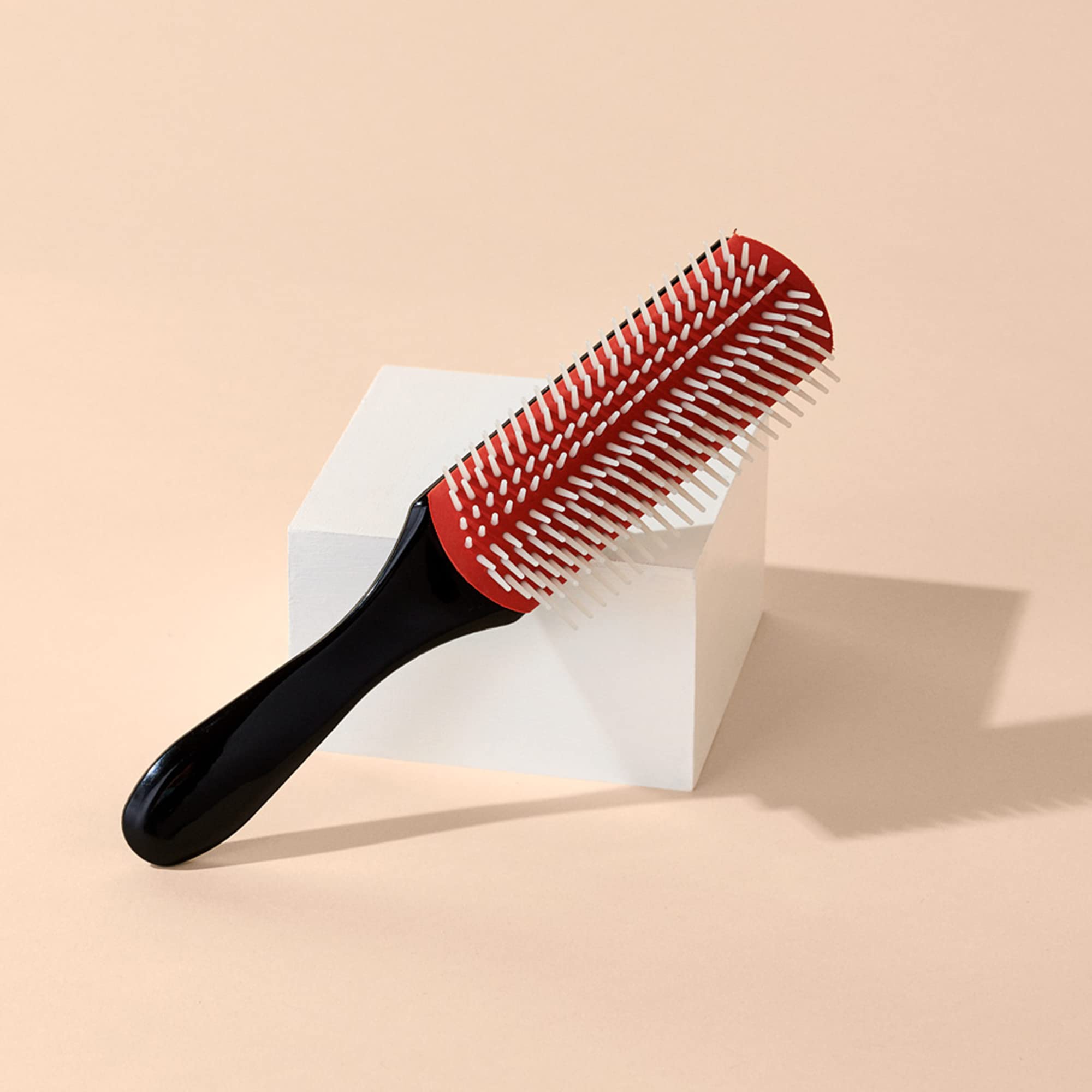Diane Pro Brush evenly distributes styling products for every strand