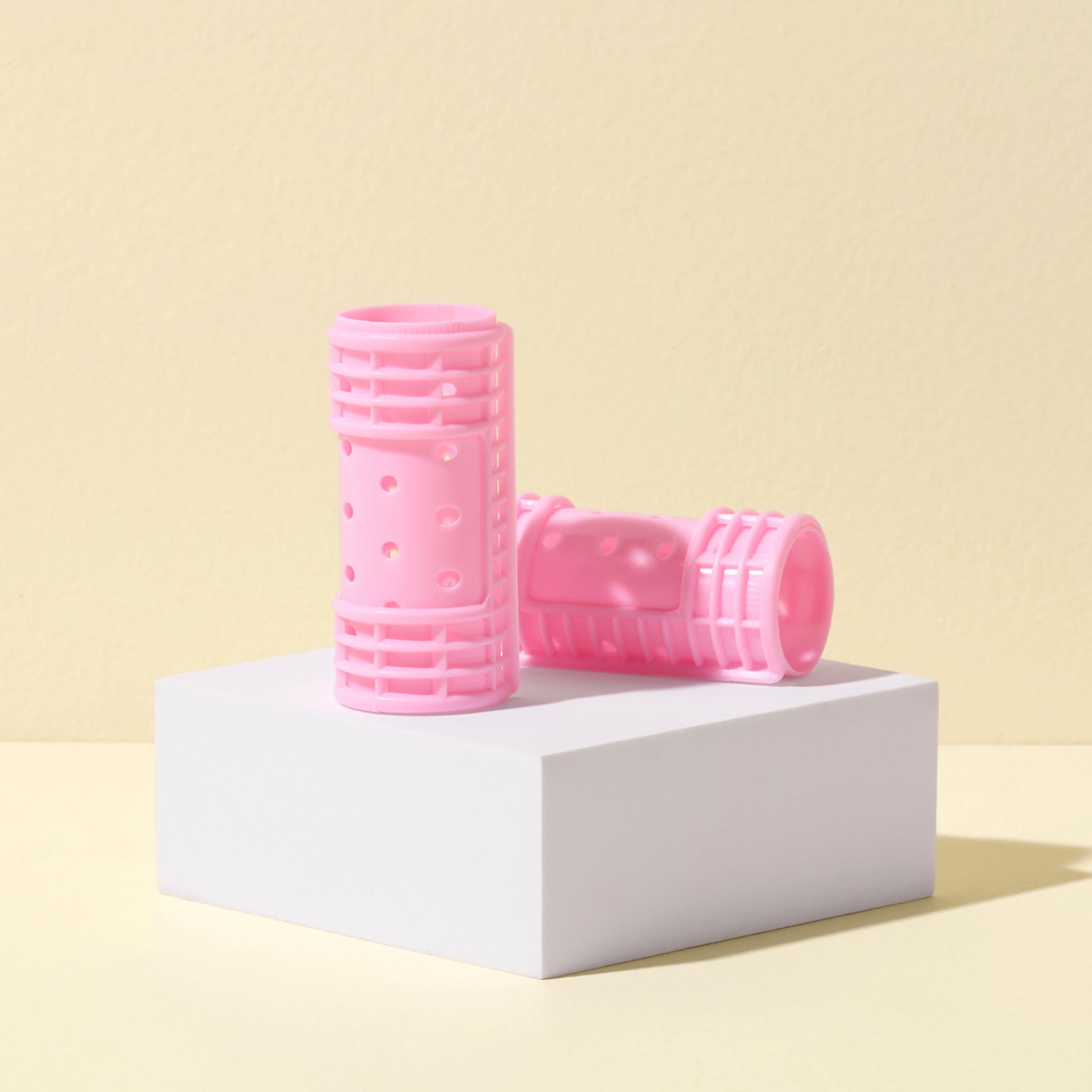 Diane vented design fast-drying roller promotes airflow for efficient styling.