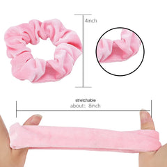 Detalle del terciopelo rosado de Didder con brillo suave para peinados.