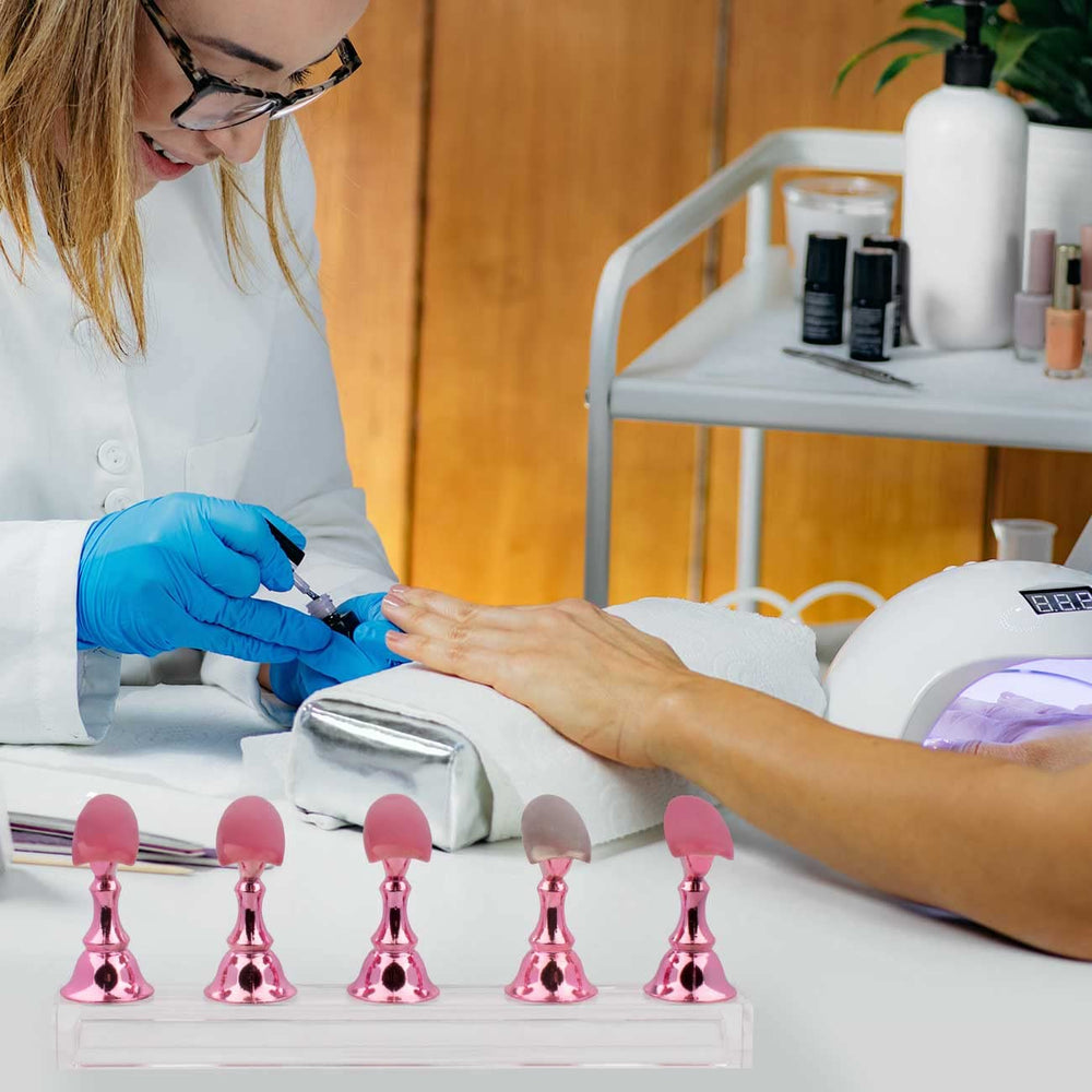 Difenni Nail Stands magnetic seats enable quick, clean setup