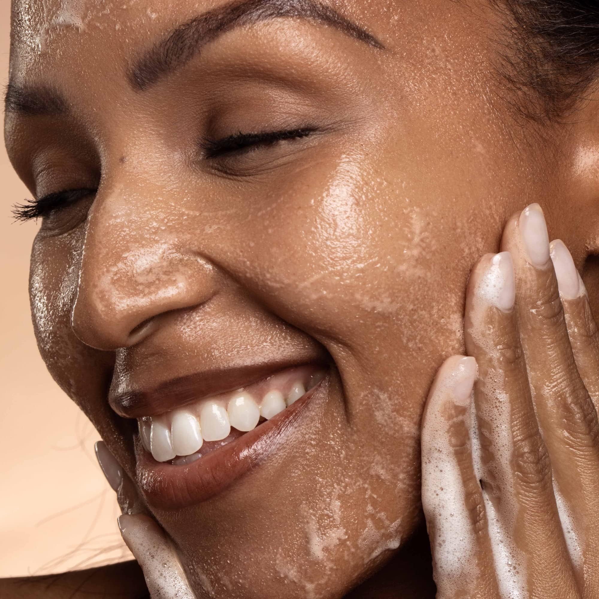 DIME Gentle Jelly Cleanser strawberry aroma enhances sensory cleansing experience.