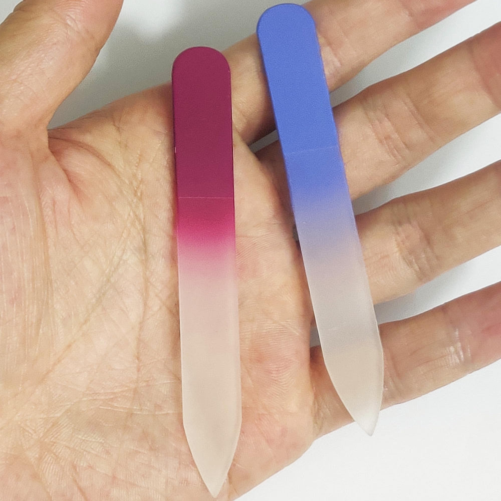 Diodiva double-sided etched nail file for versatile filing options.