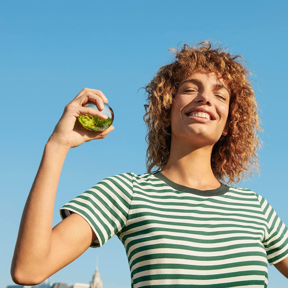 Pulse-point application highlights Be Delicious EDP projection.