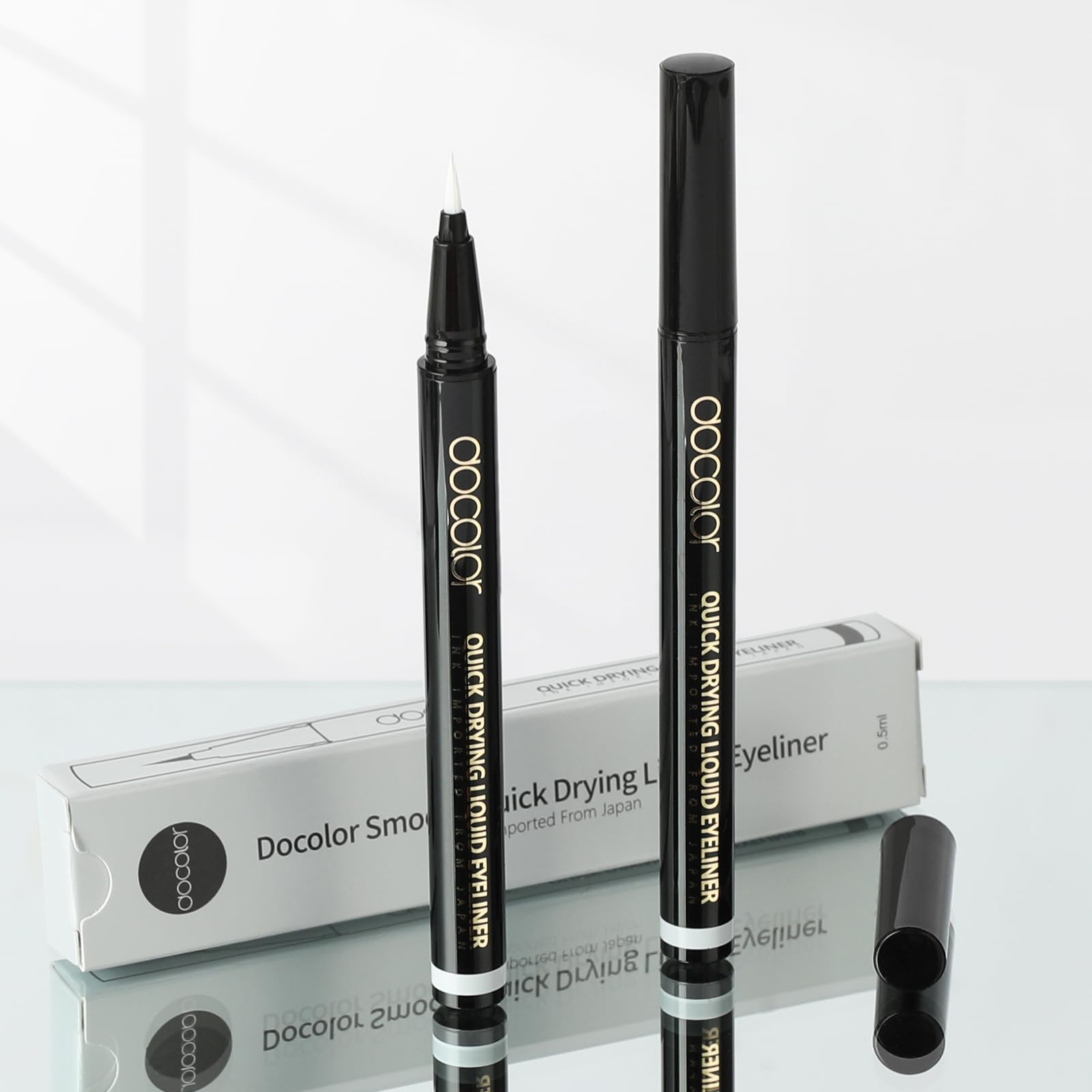 Creamy texture allows for an even sweep along the lash line in white.