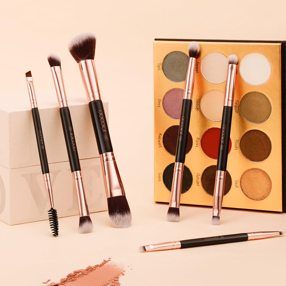 Docolor dual-ended eyeshadow brush for precise application in any look.