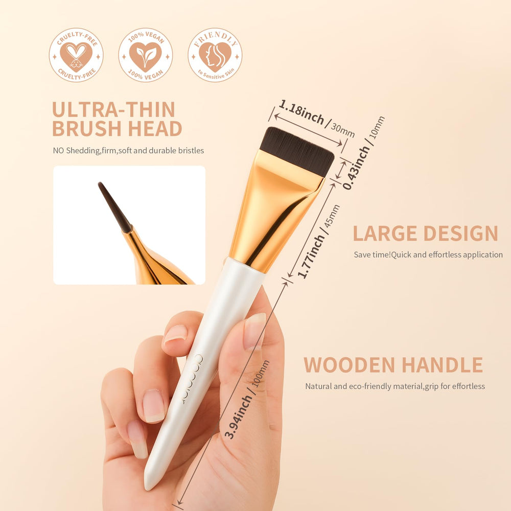 Docolor liquid foundation blending with a soft, even glide