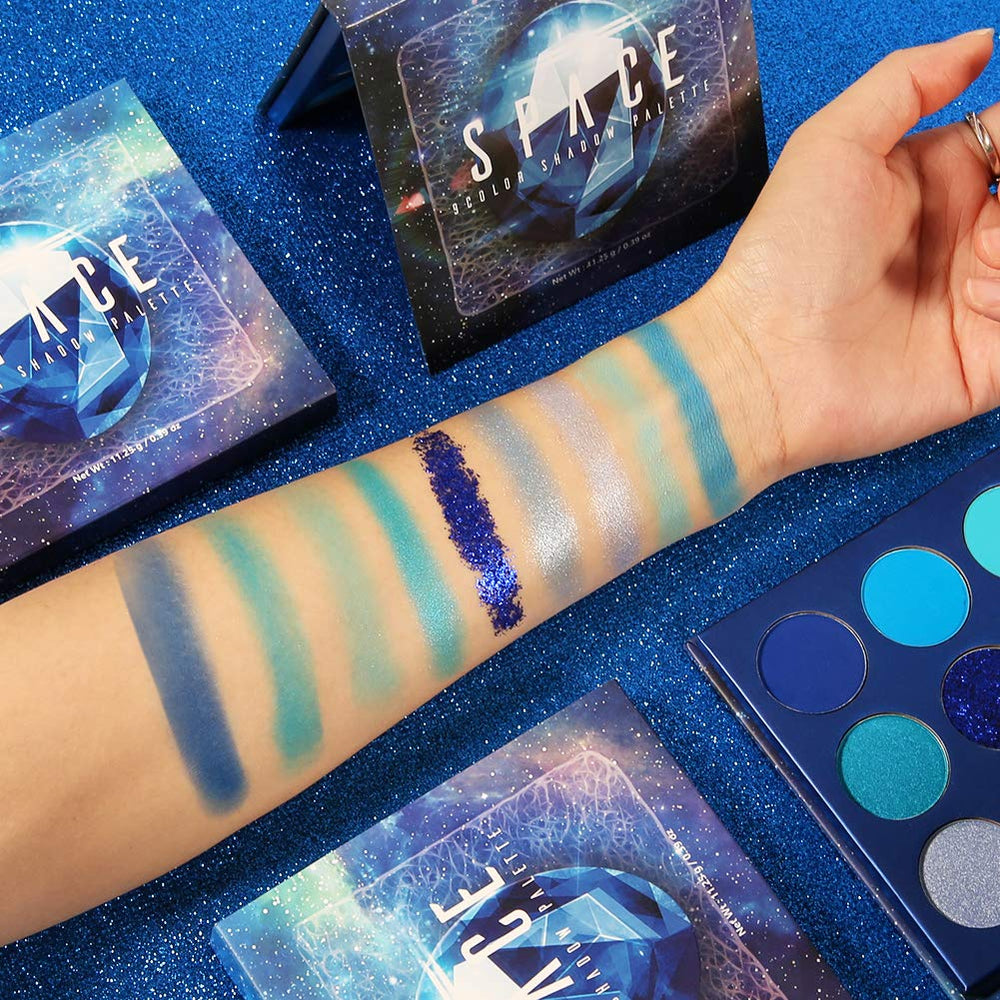 Sombra azul docolor con destellos para acentos brillantes.