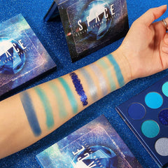 Sombra azul docolor con destellos para acentos brillantes.
