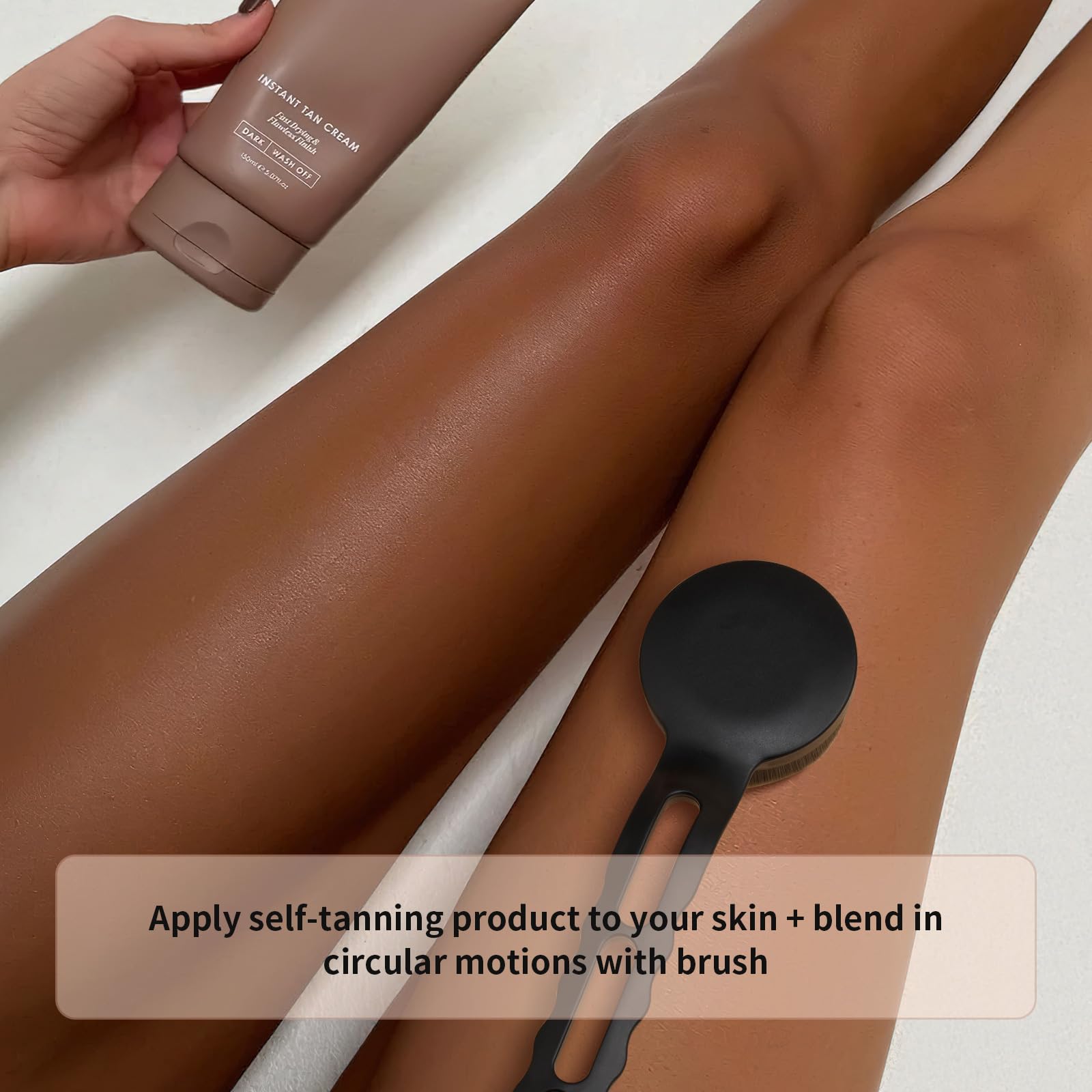 docolor Sunscreen brush helps smooth sunscreen for streak-free protection.