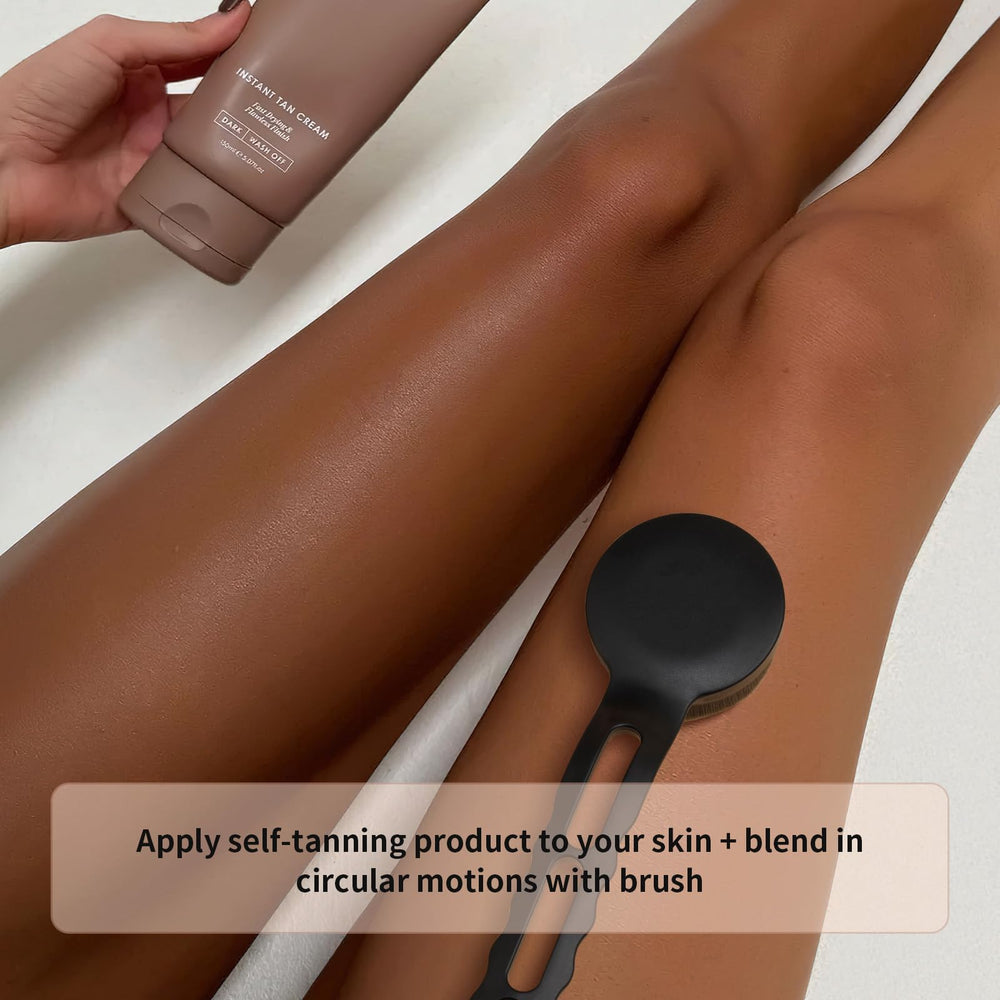 docolor Sunscreen brush helps smooth sunscreen for streak-free protection.