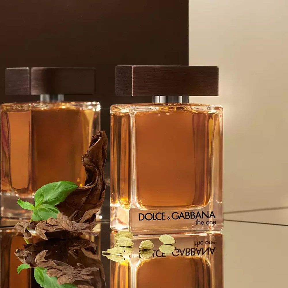 Dolce&Gabbana The One for Men spray-action captures the idea of confident expression.