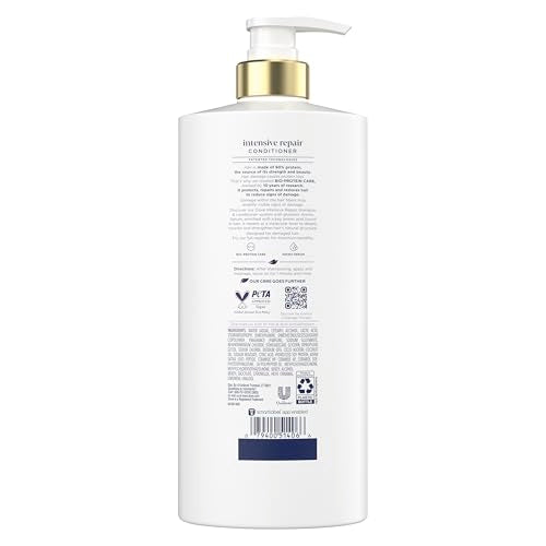 Dove Acondicionador Cabello Dañado: aplicación suave en manos.
