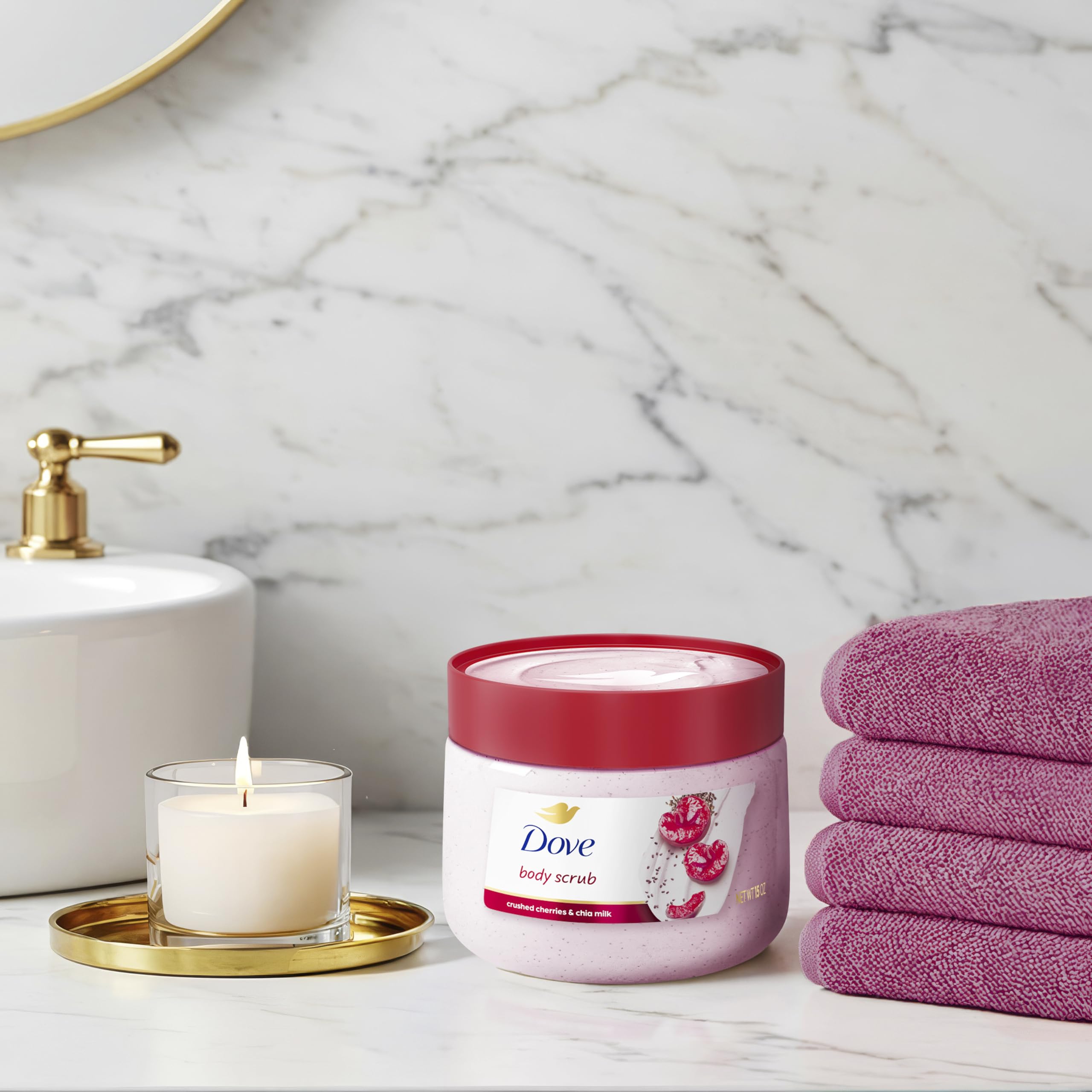 Dove aplicación manual en las manos durante la ducha.