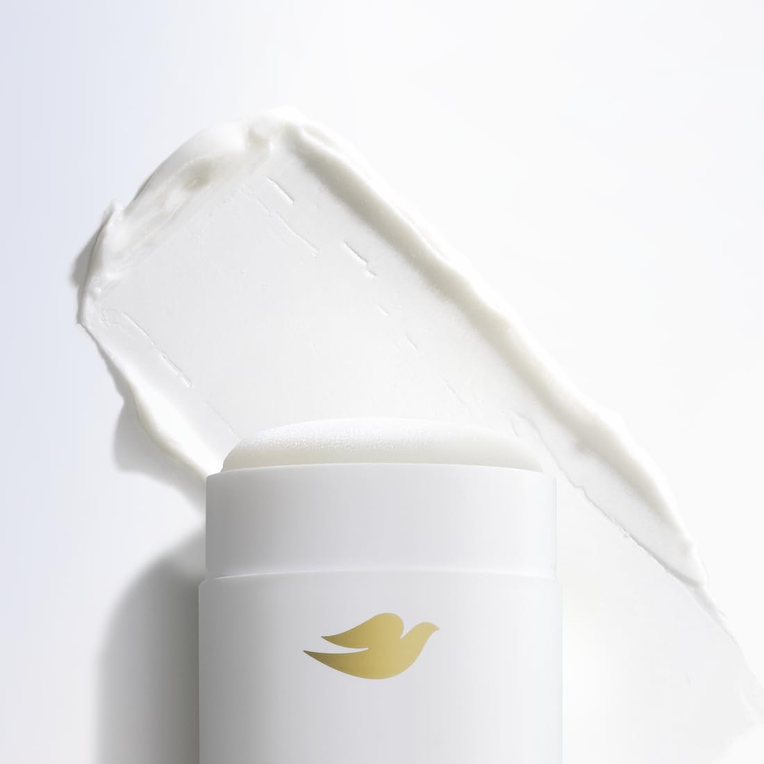 Dove Clinical + Care hipoalergénico apto para piel sensible.