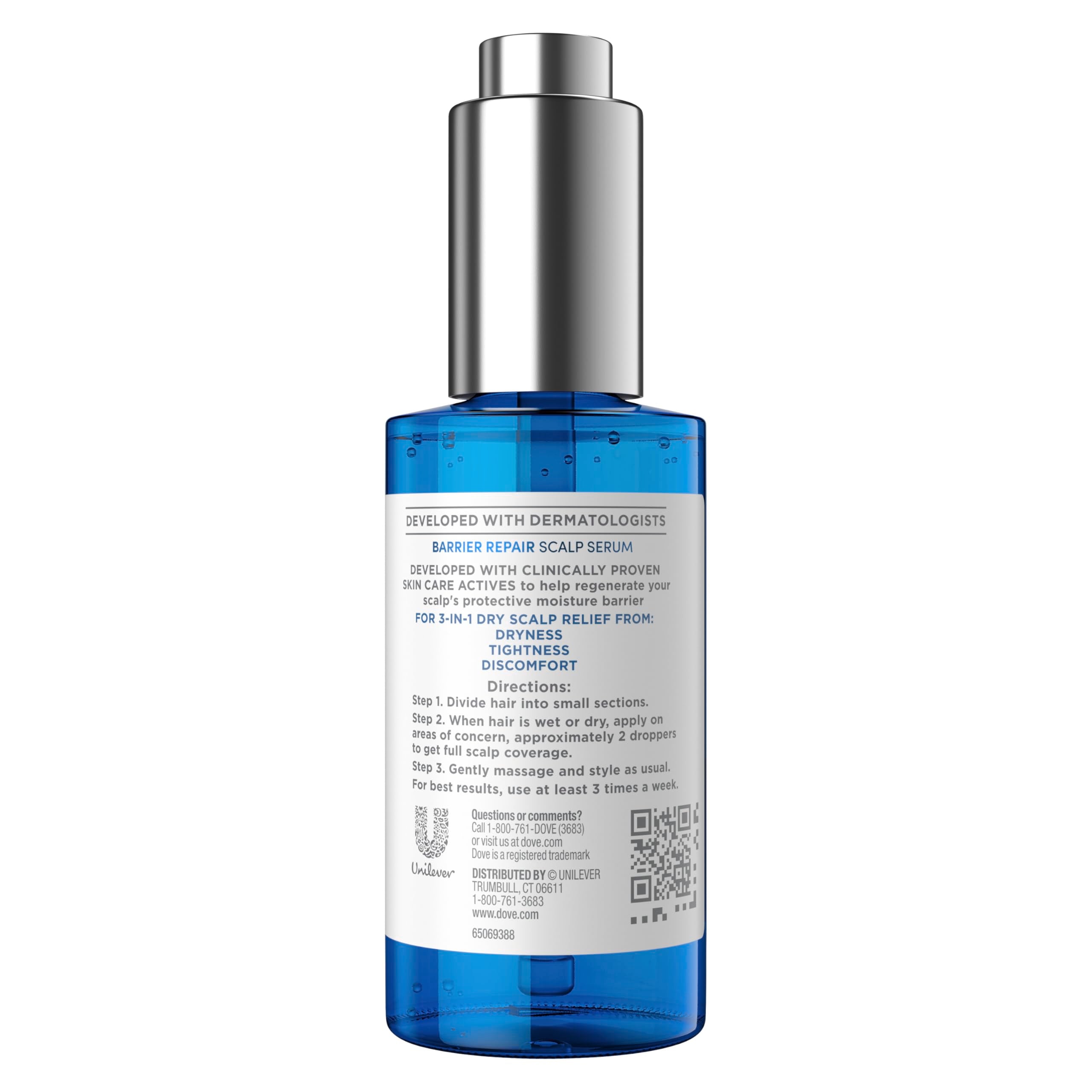 Aplicación de gotas de Dove Derma Scalp Serum para cobertura uniforme.