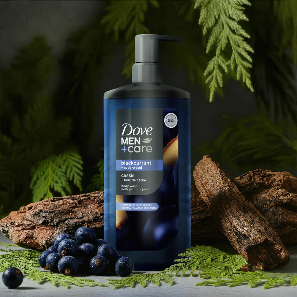 Dove Men+Care textura espumosa en cercanía, deja piel suave