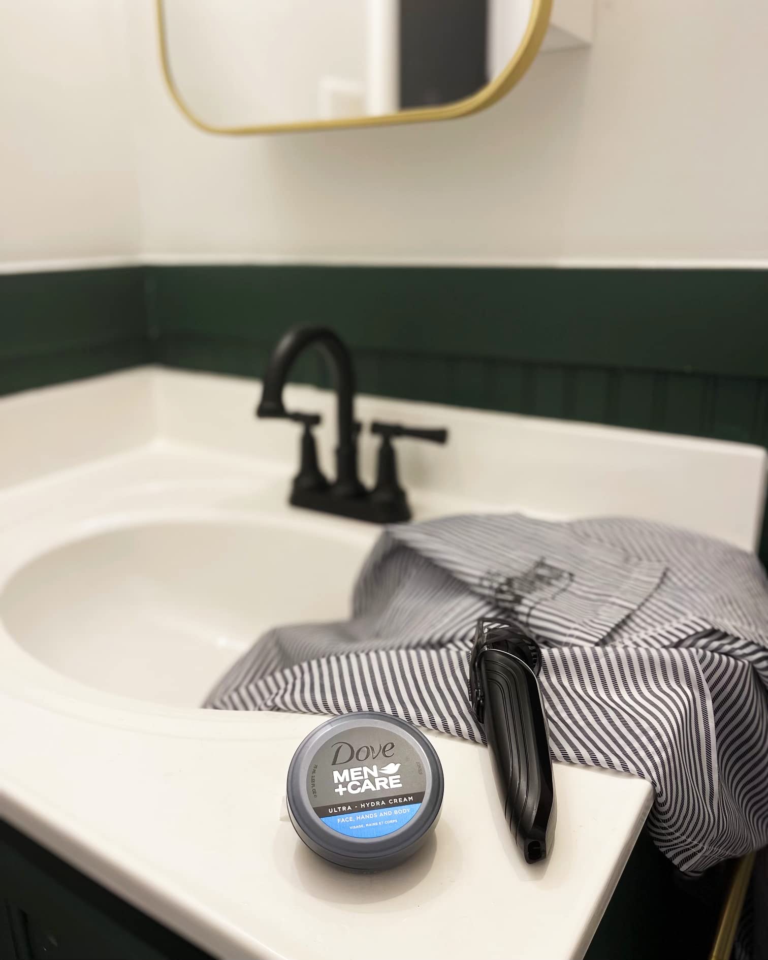 Dove Men+Care Ultra Hydra envase de 5,07 oz para uso diario