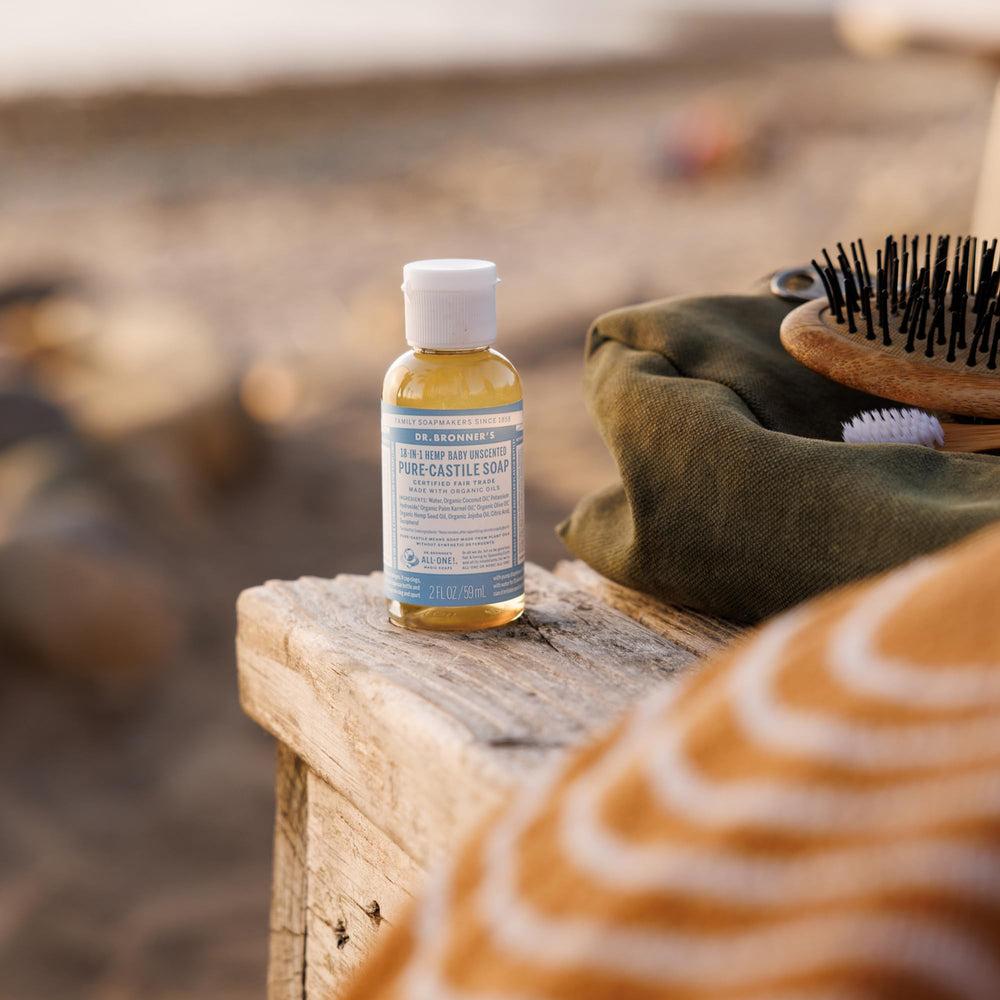 Dr. Bronner's aceite de palma orgánico y comercio justo, espuma cremosa para limpieza suave.