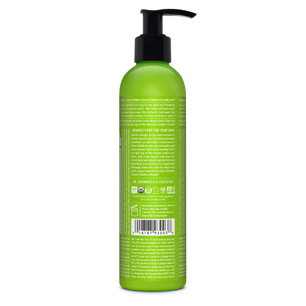 Aplicación de la Loción Patchouli Lima de Dr. Bronner's en las manos para suavidad.