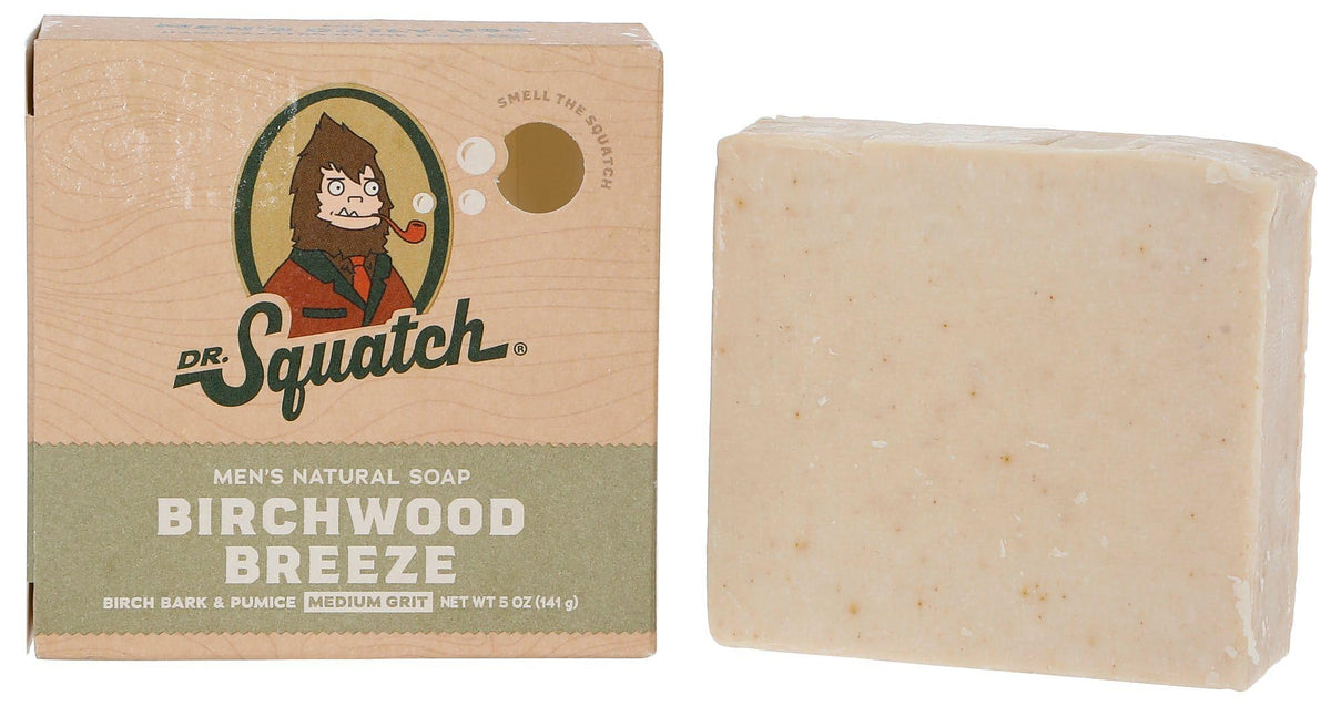 Dr. Squatch Birchwood Breeze barra natural con grano medio para exfoliar en la ducha.