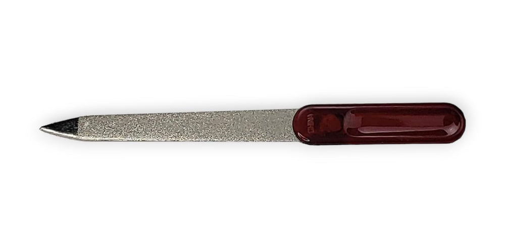 DreamCut washable nail file easy to rinse after filing sessions.